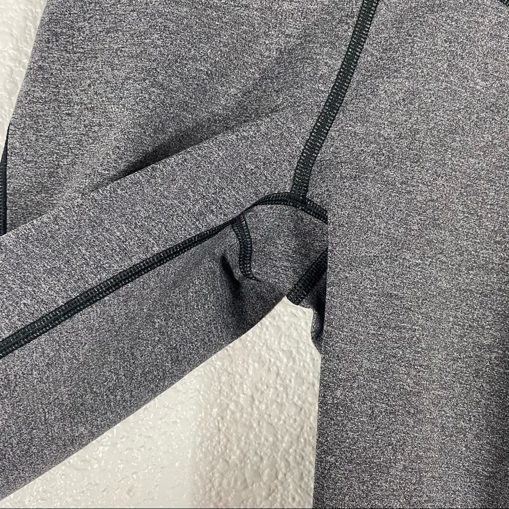 Lululemon Train Times Crop Heathered Black Sz 4 - Picture 4 of 9